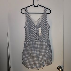 BB Dakota romper, light blue and white large gingham. Size 8. NWT